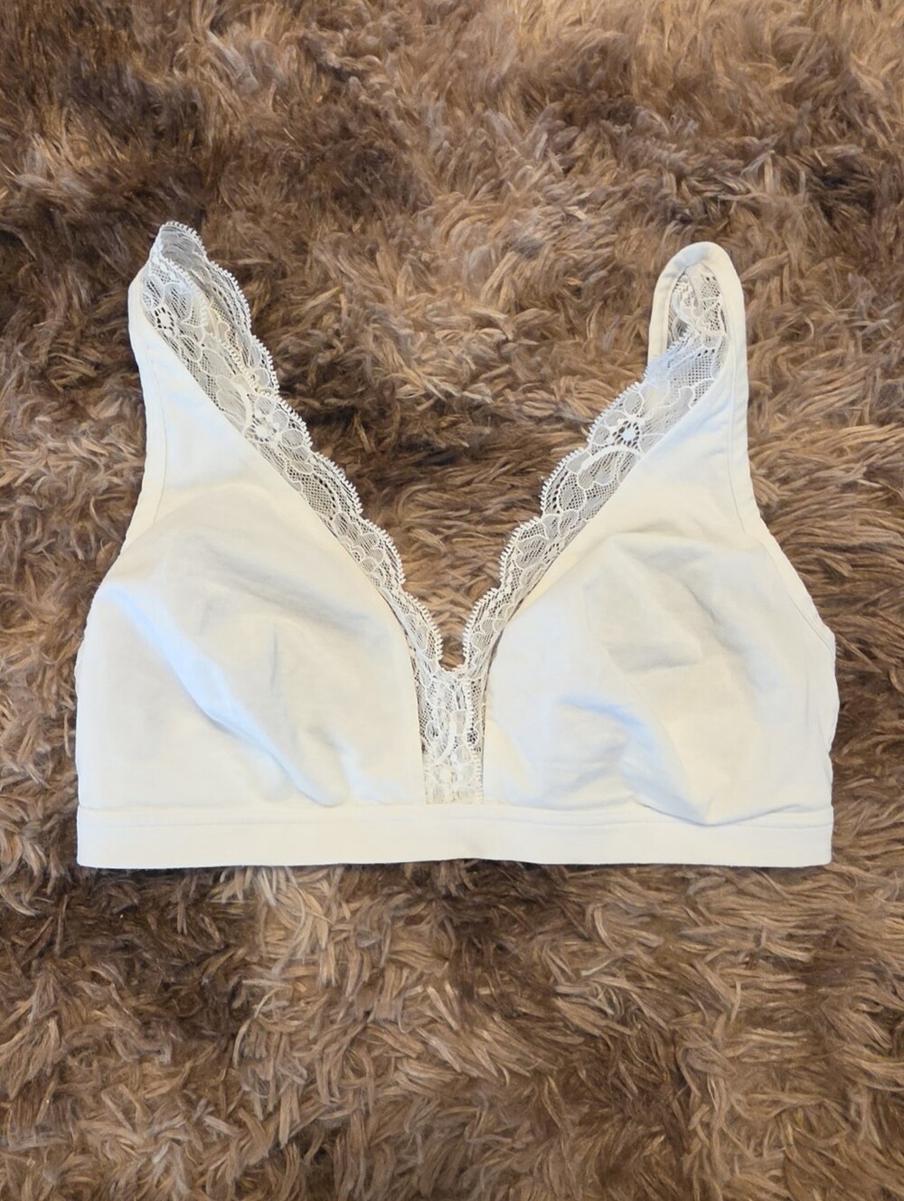 Hanro Ivory Lace-Trim Wireless Bralette Retail $100